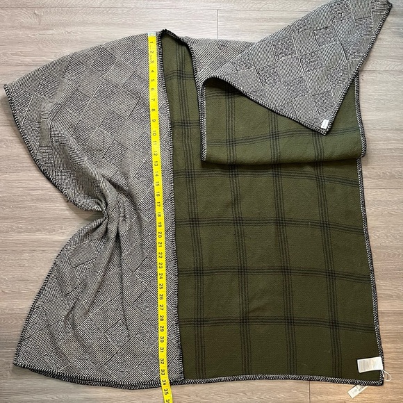 NWT- Madewell Women’s Poncho Cape Shawl One Size - Picture 4 of 6